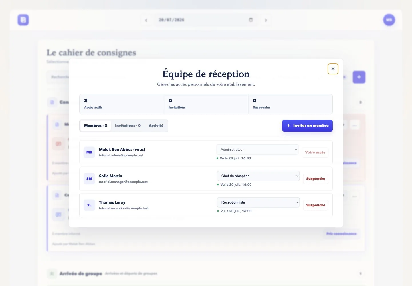Gestion des membres de la réception dans Le Cahier de Consignes avec les rôles administrateur, chef de réception et réceptionniste.